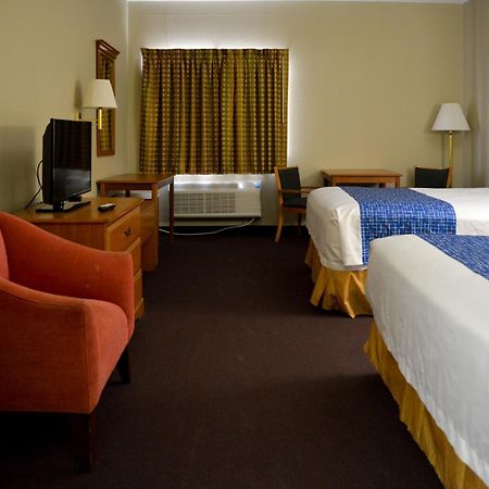 Berkeley Travelodge By Wyndham St. Louis מראה חיצוני תמונה