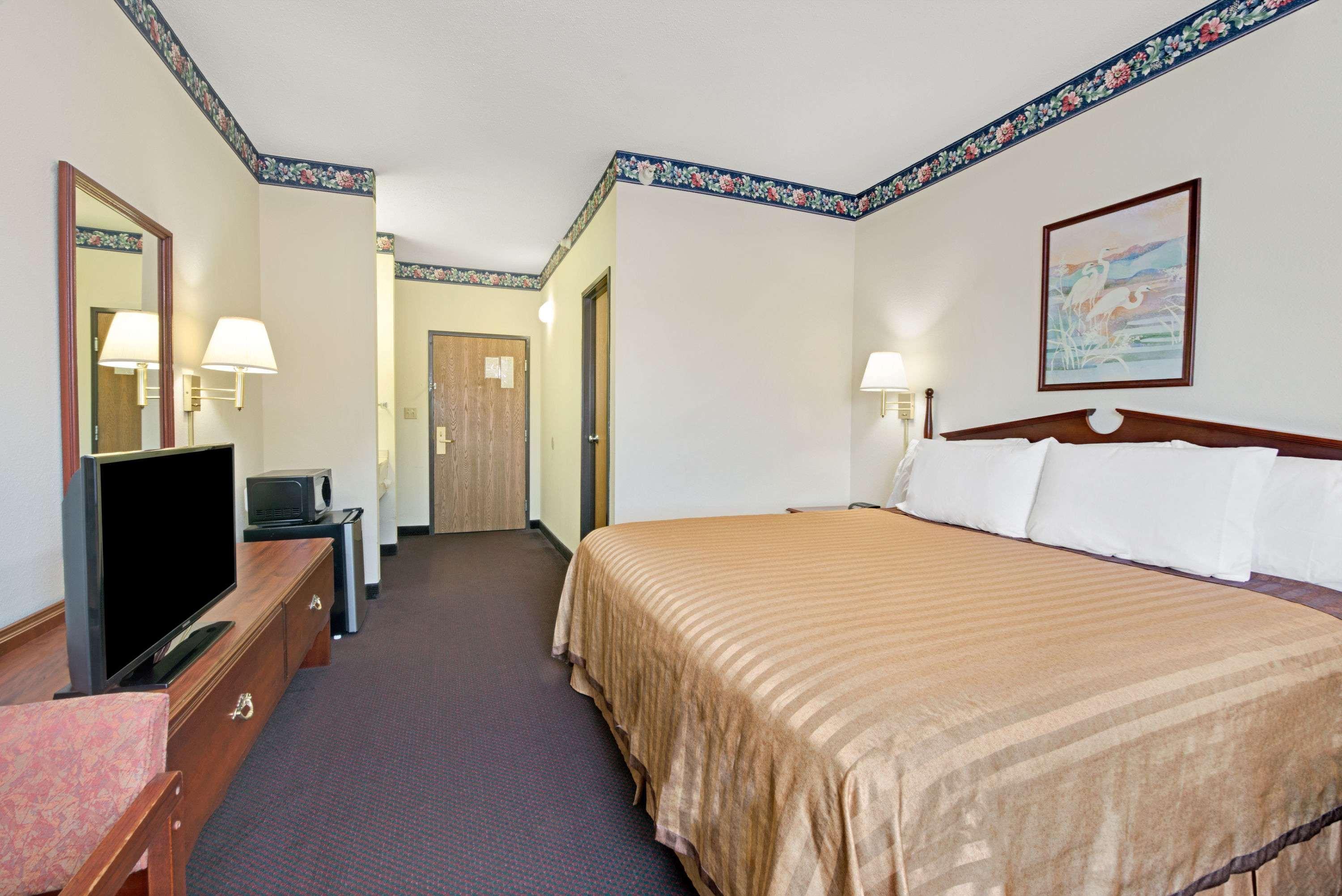 Berkeley Travelodge By Wyndham St. Louis מראה חיצוני תמונה