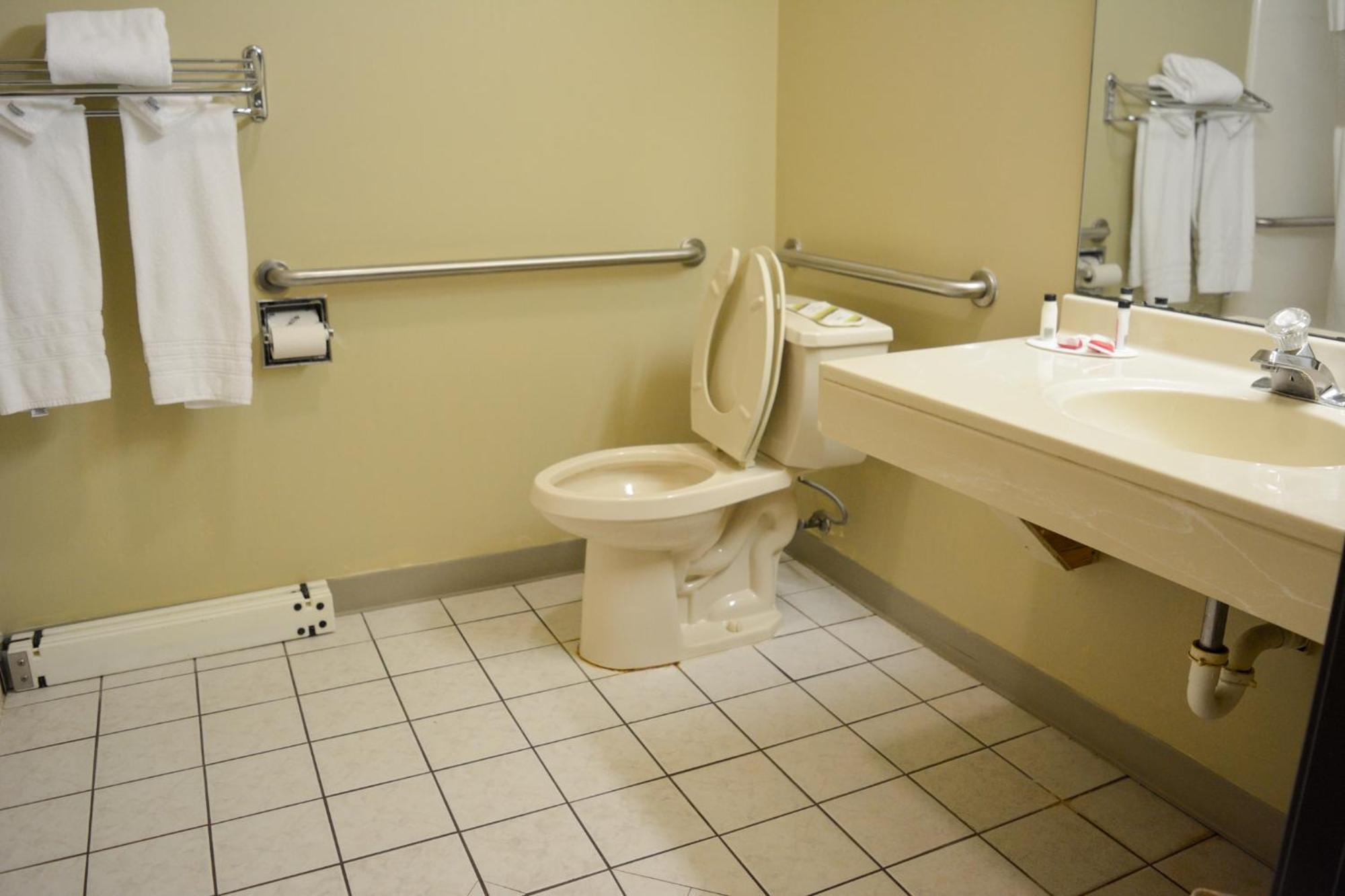 Berkeley Travelodge By Wyndham St. Louis מראה חיצוני תמונה