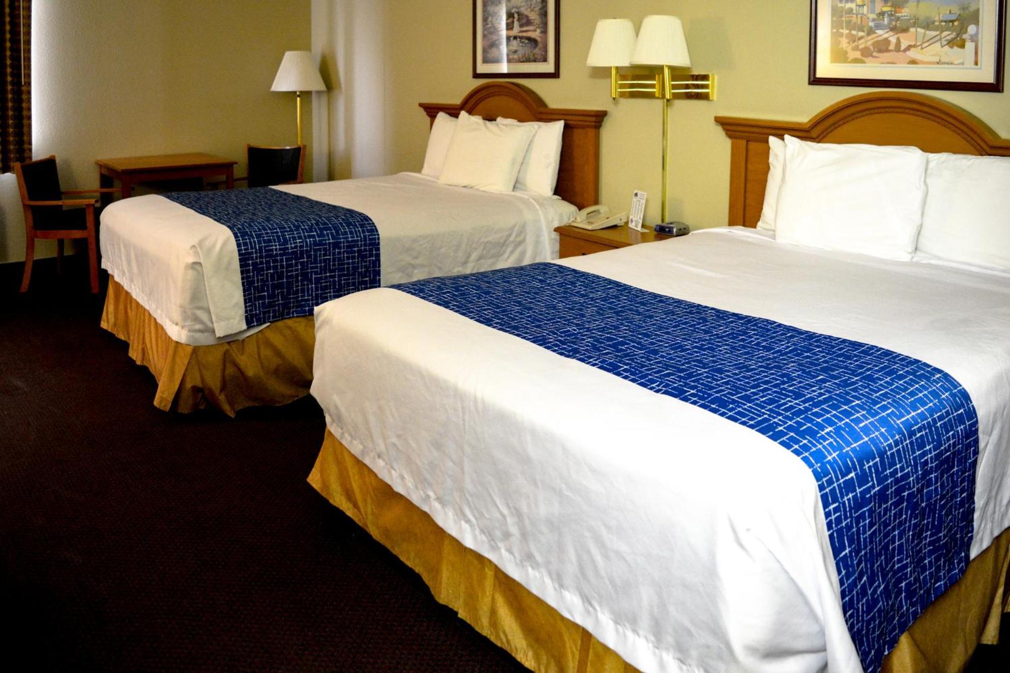 Berkeley Travelodge By Wyndham St. Louis מראה חיצוני תמונה